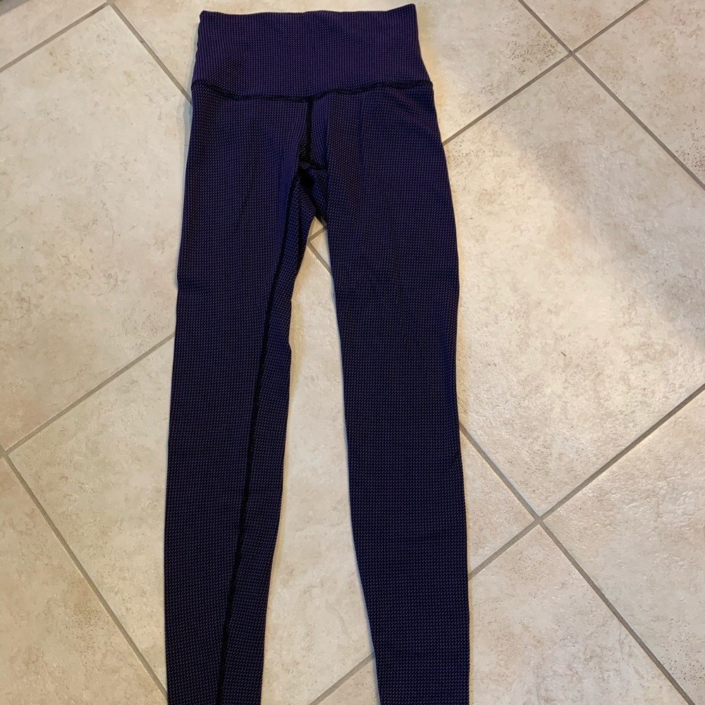 Lululemon Wunder Unders size 6 multicolor